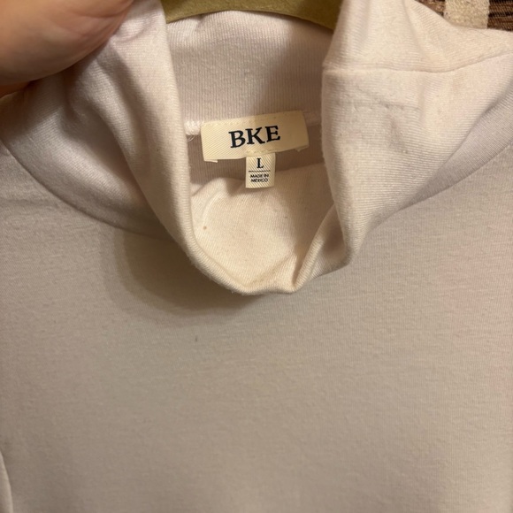 Women’s White BKE Turtleneck / Layering top, Size L / Large. Soft & Stretchy! - Picture 5 of 7